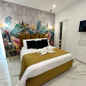 Savior Deluxe Rooms